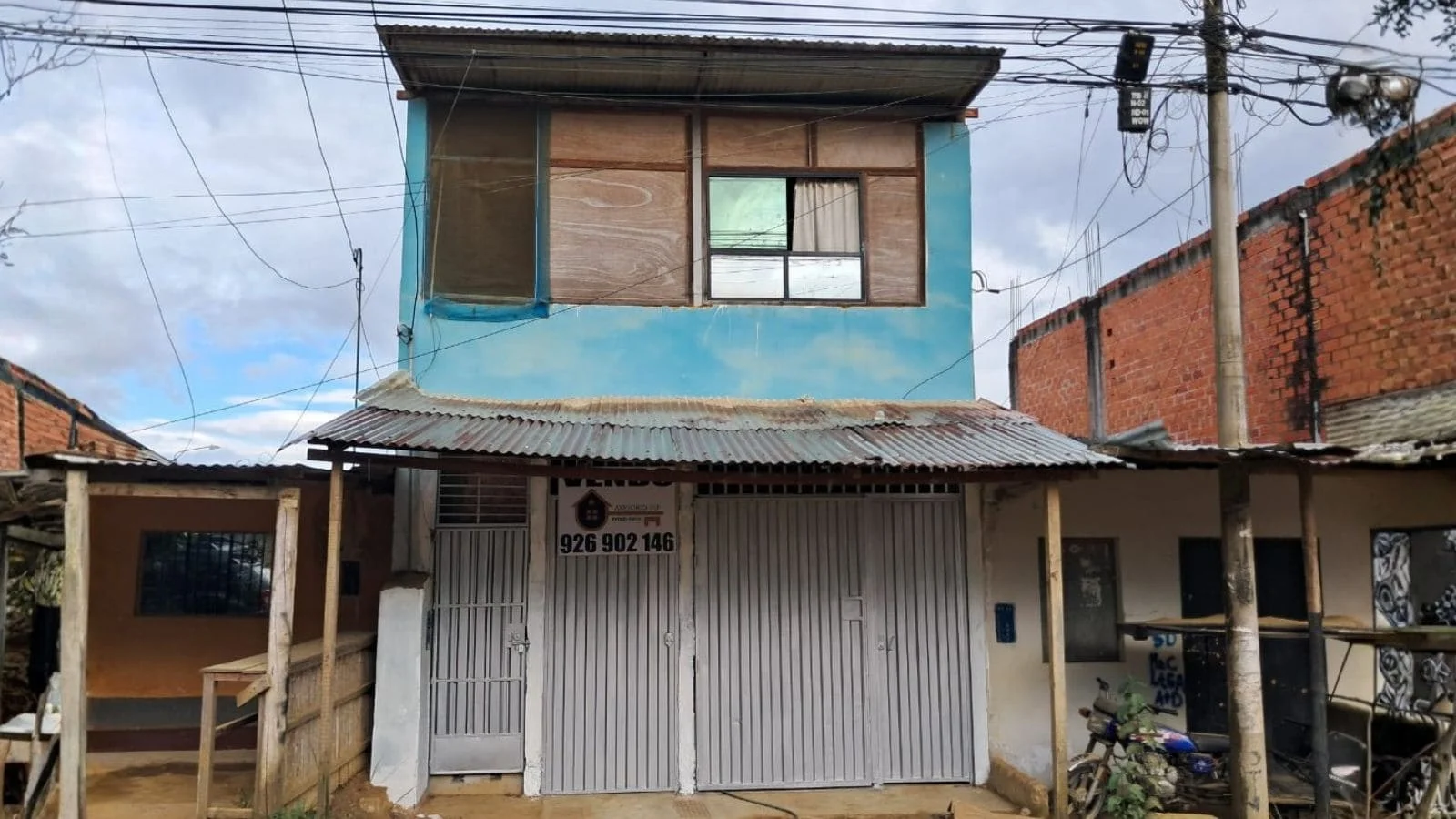 Casa de 2 Pisos con 4 Dormitorios en Venta en Pachacútec